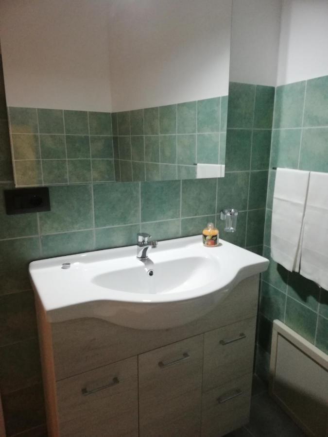 פישינאס Casa Janas Affittacamere Bed & Breakfast מראה חיצוני תמונה