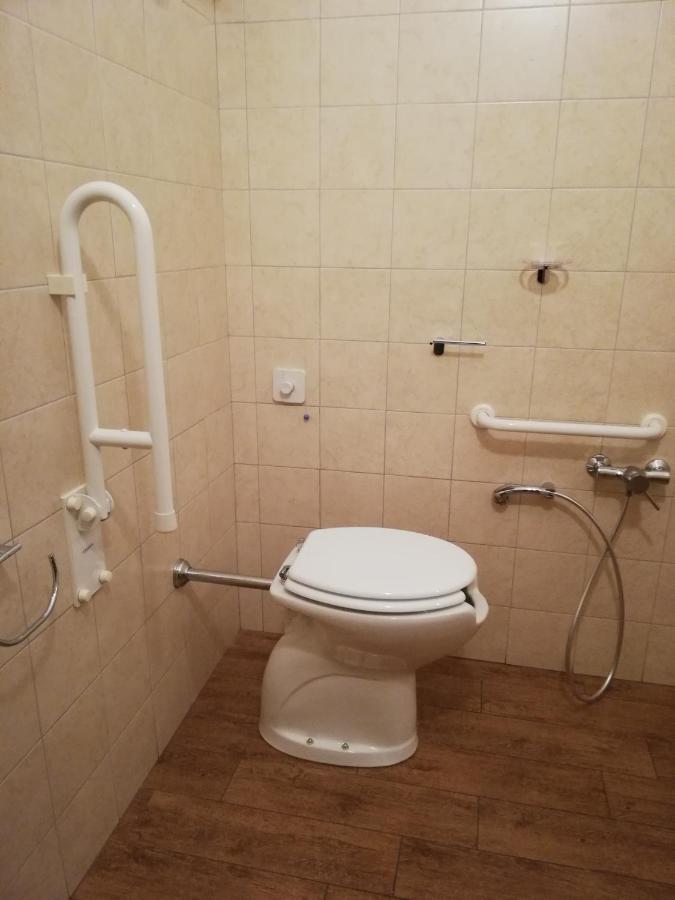פישינאס Casa Janas Affittacamere Bed & Breakfast מראה חיצוני תמונה