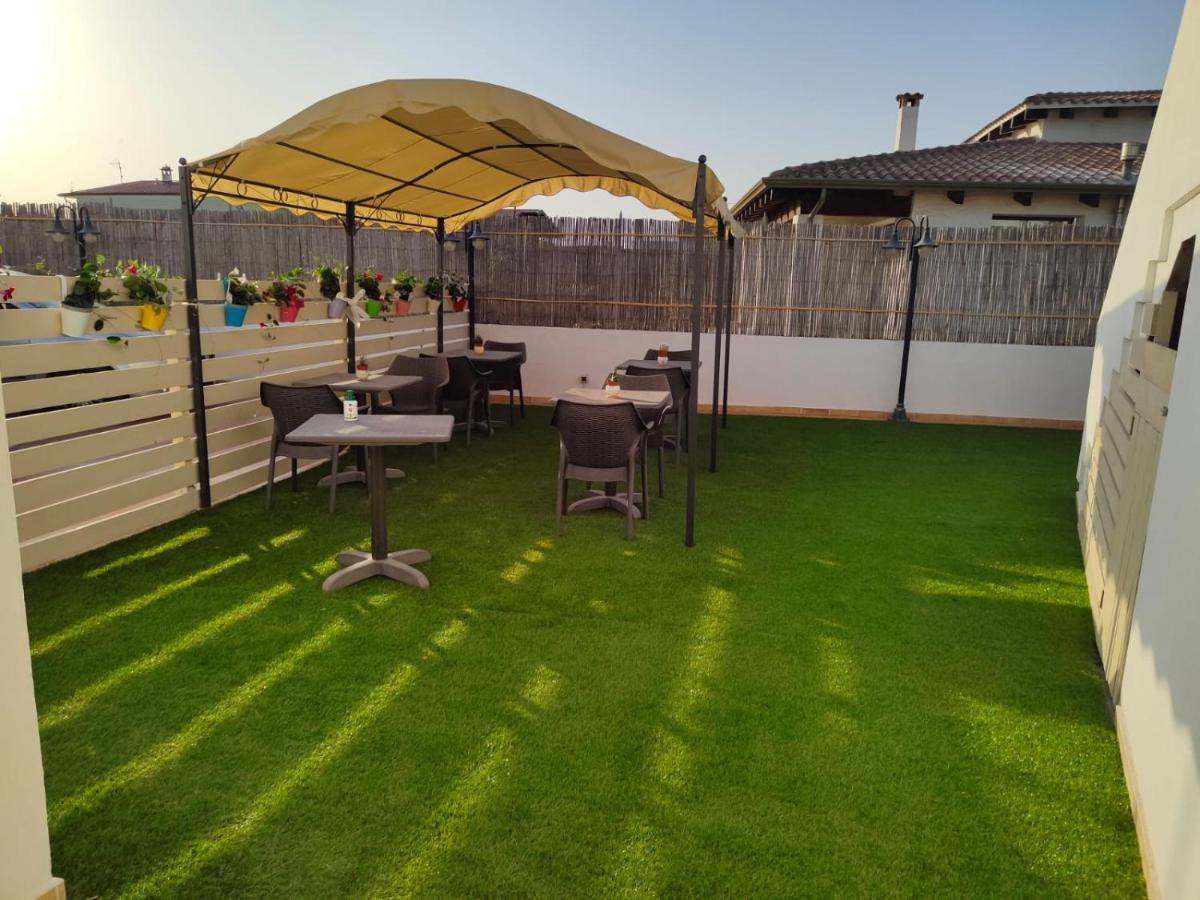 פישינאס Casa Janas Affittacamere Bed & Breakfast מראה חיצוני תמונה