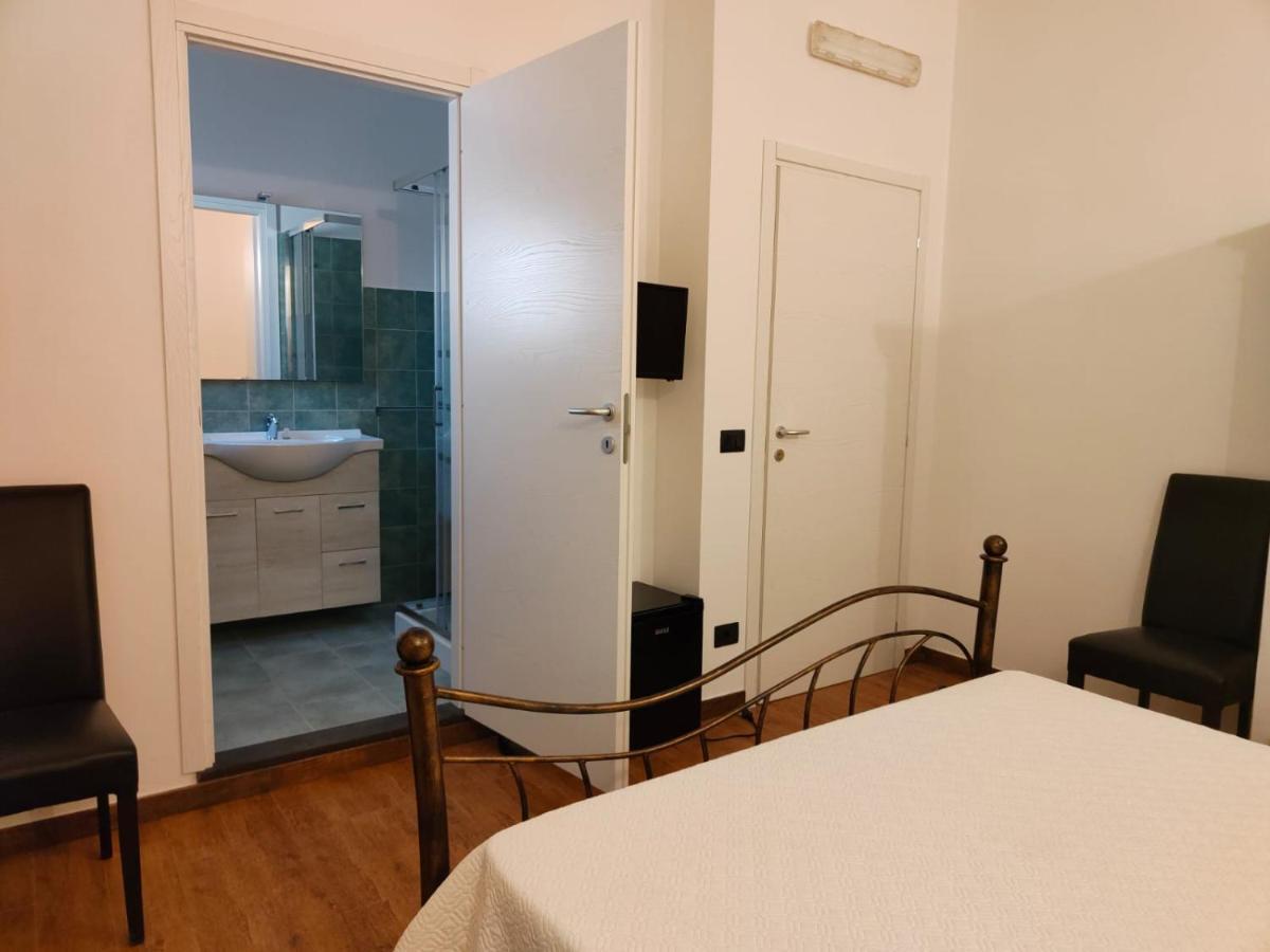 פישינאס Casa Janas Affittacamere Bed & Breakfast מראה חיצוני תמונה